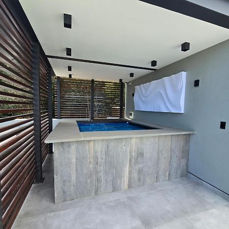 The Block Hotel Wilderness Bagian luar foto