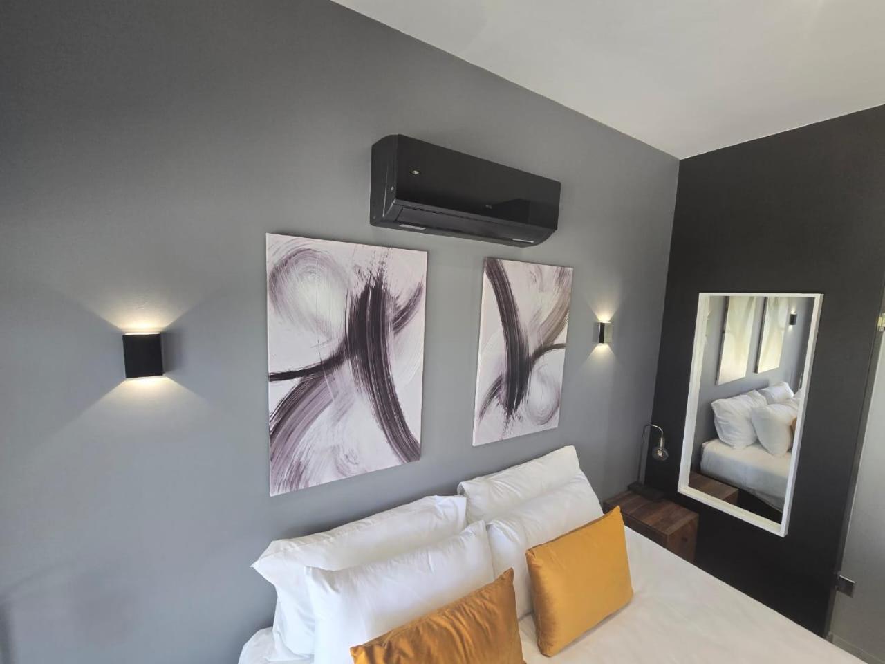 The Block Hotel Wilderness Bagian luar foto