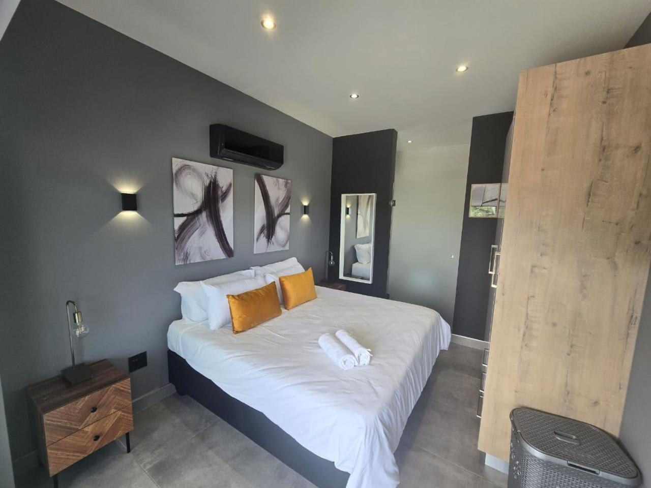 The Block Hotel Wilderness Bagian luar foto